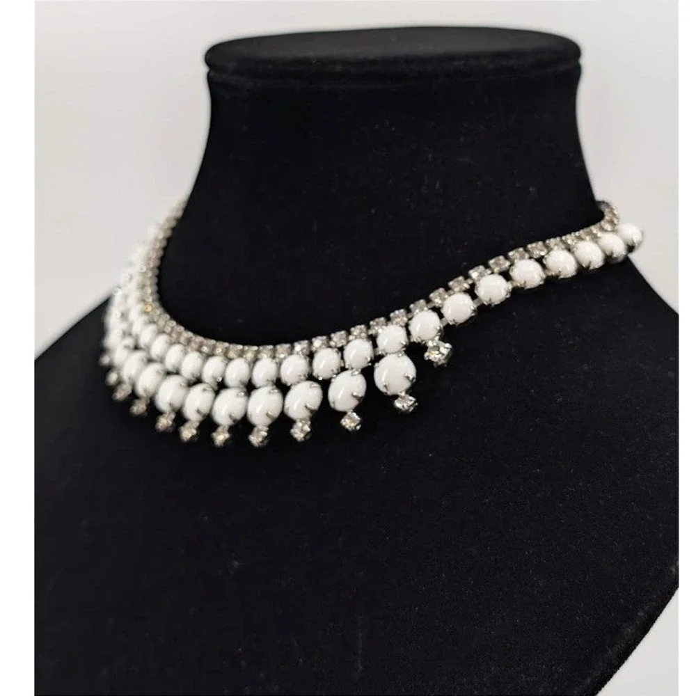 VTG Kramer New York Milk Glass Bib Necklace Choker Clear Rhinestone Silver‎ Tone